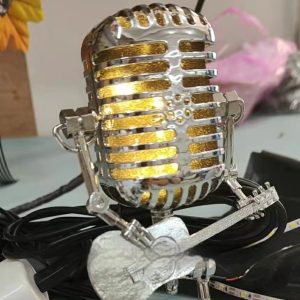 Yagood Retro Aluminum Microphone Robot Toy Sculpture Metal Microphone Guitar